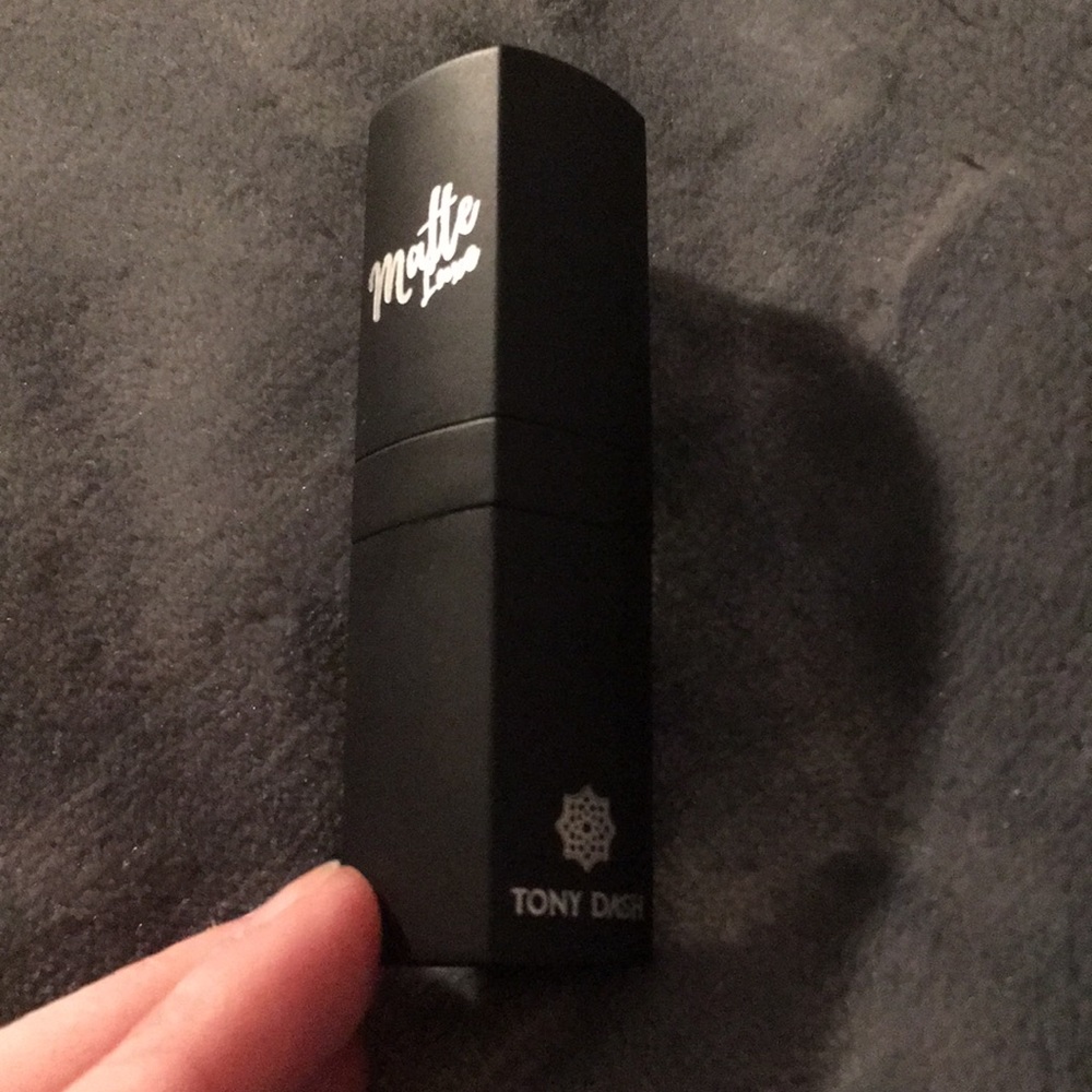 Dark red matte lipstick NWOT